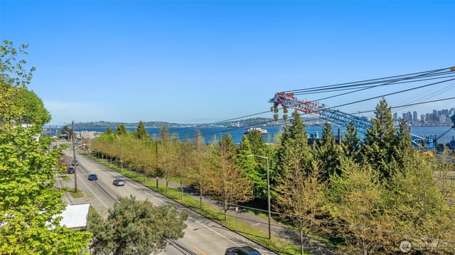 Property photo for 2313 Harbor Avenue SW, Seattle photo 4