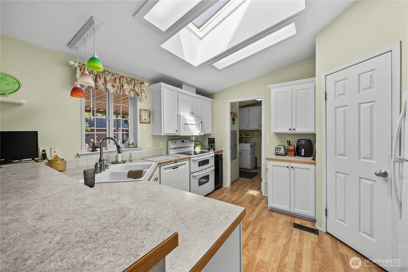 Property photo for 8700 Orchard Avenue SE, Port Orchard photo 9