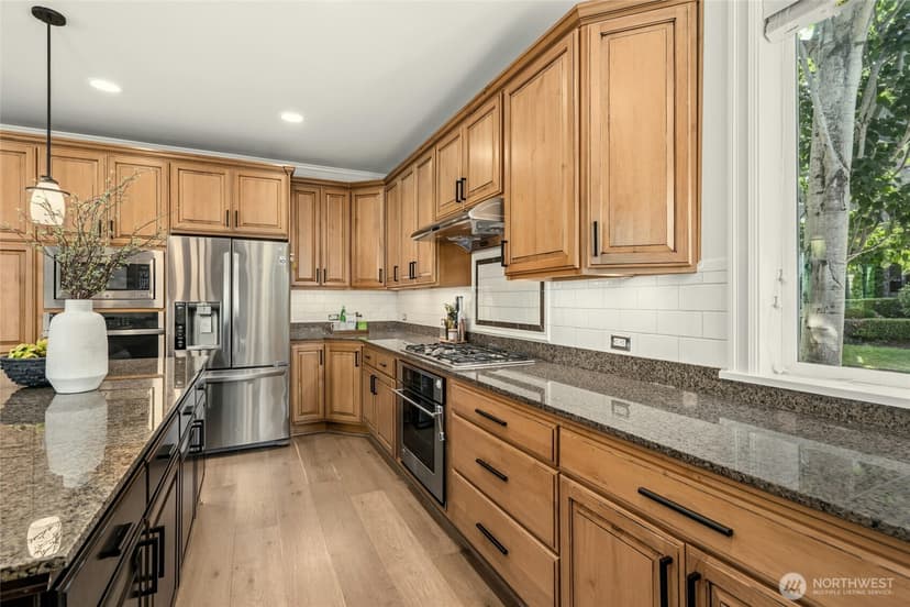 Property photo for 16048 SE 45th Place, Bellevue photo 13