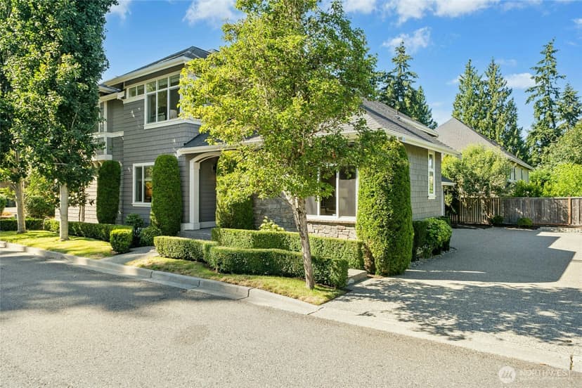 Property photo for 16048 SE 45th Place, Bellevue photo 2