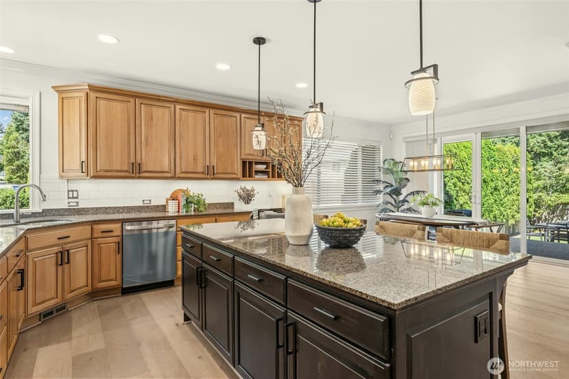 Property photo for 16048 SE 45th Place, Bellevue photo 12
