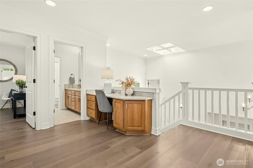 Property photo for 16048 SE 45th Place, Bellevue photo 28