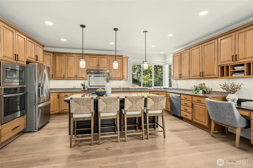 Property photo for 16048 SE 45th Place, Bellevue photo 11
