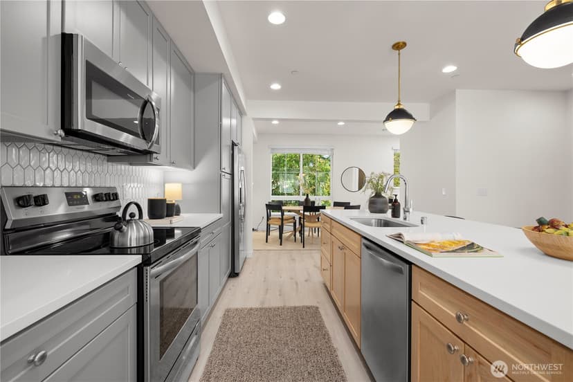 Property photo for 18527 1st Ave NE #C, Shoreline photo 8