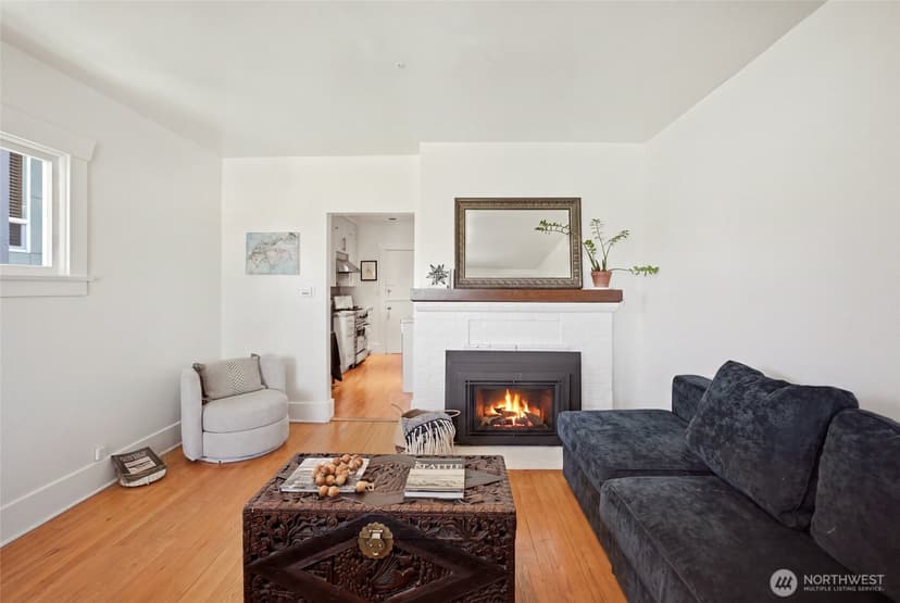 Property photo for 113 NE 60th Street, Seattle photo 5