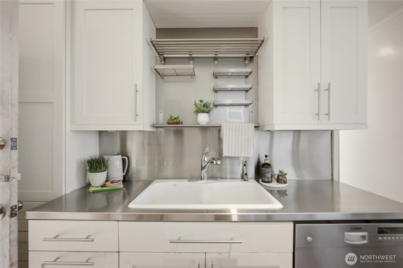Property photo for 113 NE 60th Street, Seattle photo 12