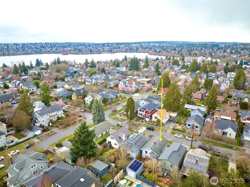 Property photo for 113 NE 60th Street, Seattle photo 35