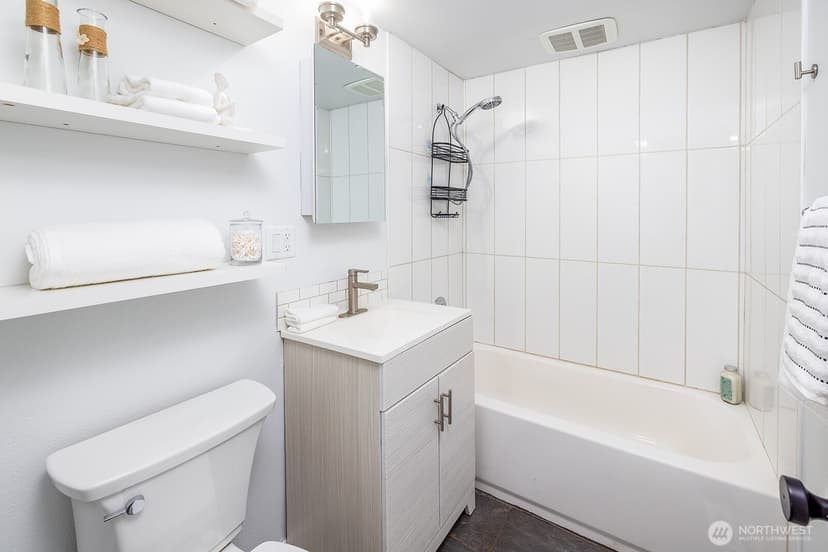 Property photo for 13734 Stone Avenue N, Seattle photo 11
