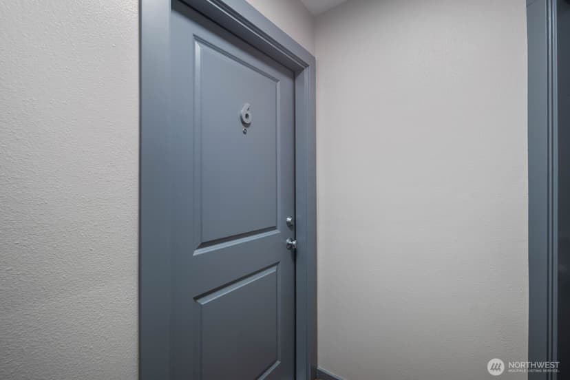 Property photo for 1131 N 93rd Street #6, Seattle photo 4