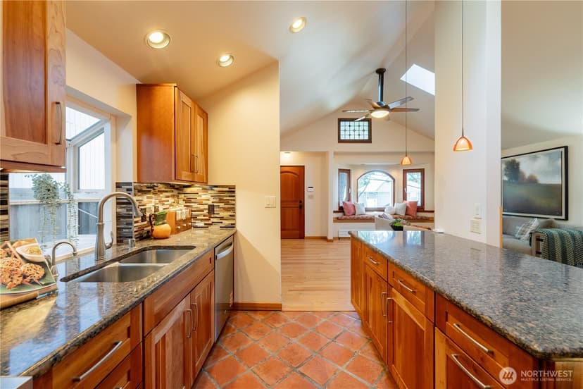 Property photo for 1614 32nd Avenue, Seattle photo 8
