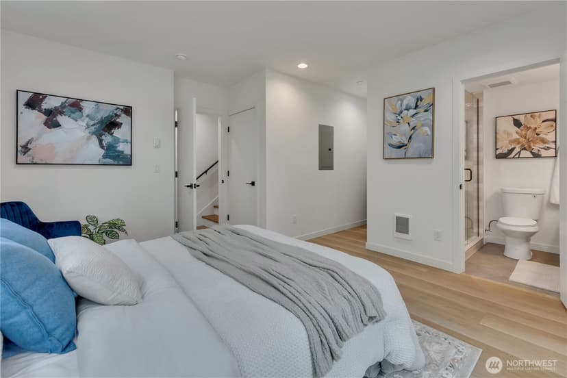 Property photo for 4404 S Othello St #B, Seattle photo 6