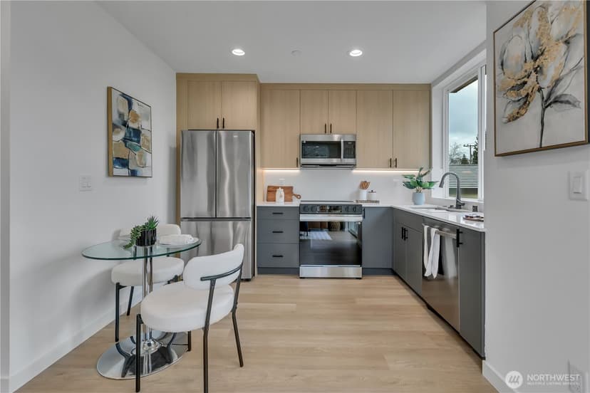 Property photo for 4404 S Othello St #B, Seattle photo 11