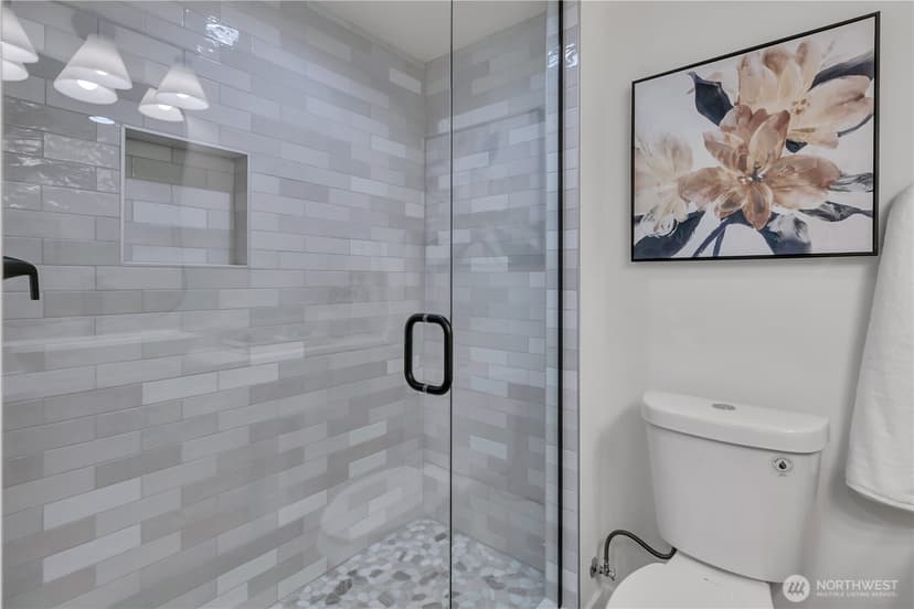 Property photo for 4404 S Othello St #B, Seattle photo 8