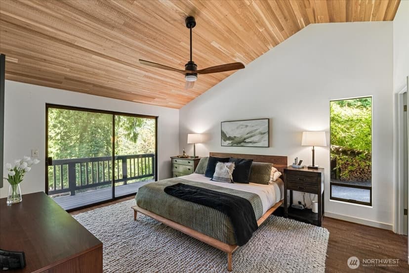 Property photo for 25007 SE Mirrormont Way, Issaquah photo 16