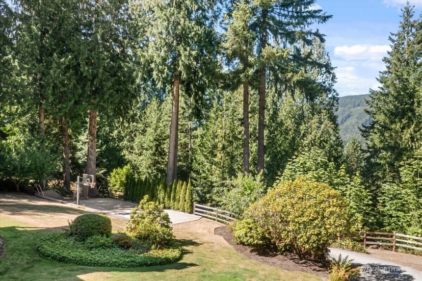 Property photo for 25007 SE Mirrormont Way, Issaquah photo 36