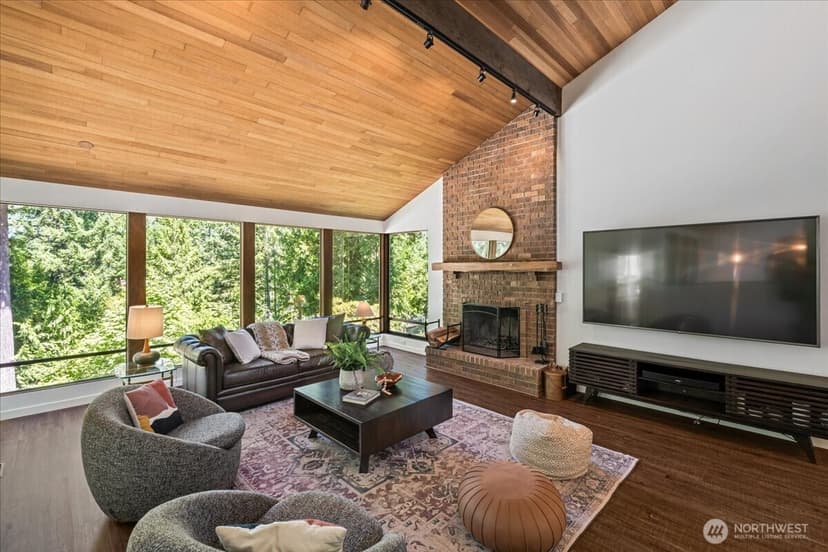 Property photo for 25007 SE Mirrormont Way, Issaquah photo 7