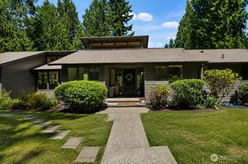 Property photo for 25007 SE Mirrormont Way, Issaquah photo 3