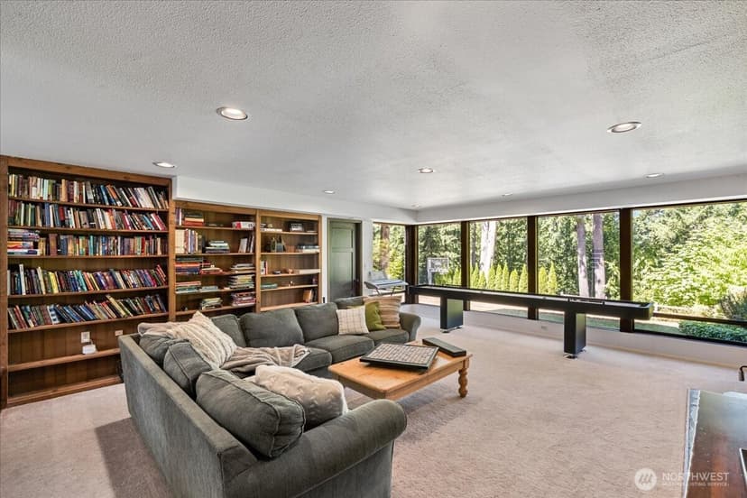 Property photo for 25007 SE Mirrormont Way, Issaquah photo 21