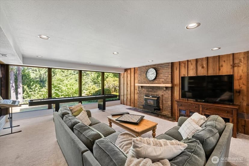 Property photo for 25007 SE Mirrormont Way, Issaquah photo 20