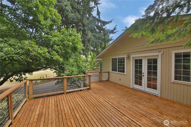 Property photo for 6255 Bayview Road, Clinton photo 2