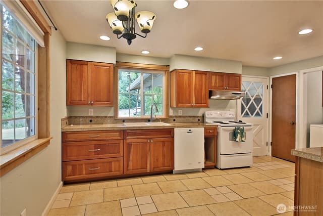 Property photo for 6255 Bayview Road, Clinton photo 5