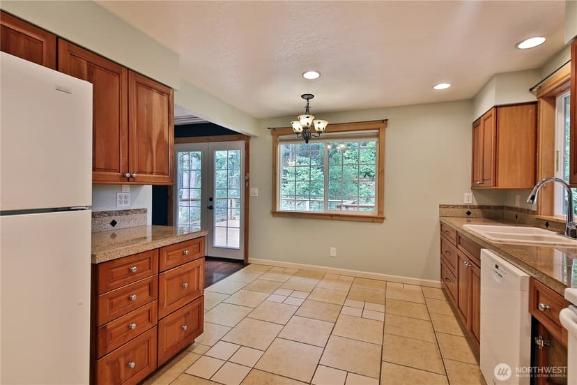 Property photo for 6255 Bayview Road, Clinton photo 4