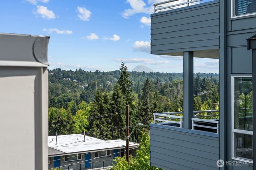 Property photo for 3104 SW Avalon Way #F, Seattle photo 15