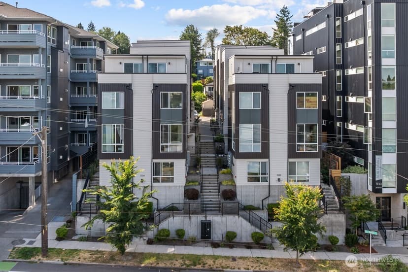 Property photo for 3104 SW Avalon Way #F, Seattle photo 2