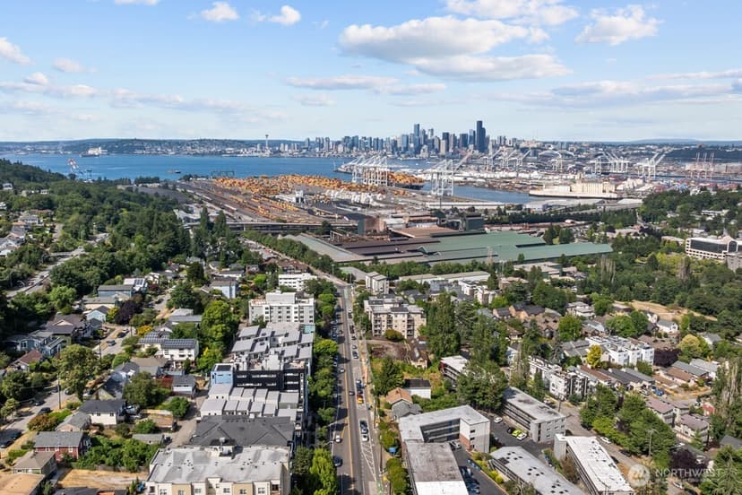Property photo for 3104 SW Avalon Way #F, Seattle photo 19