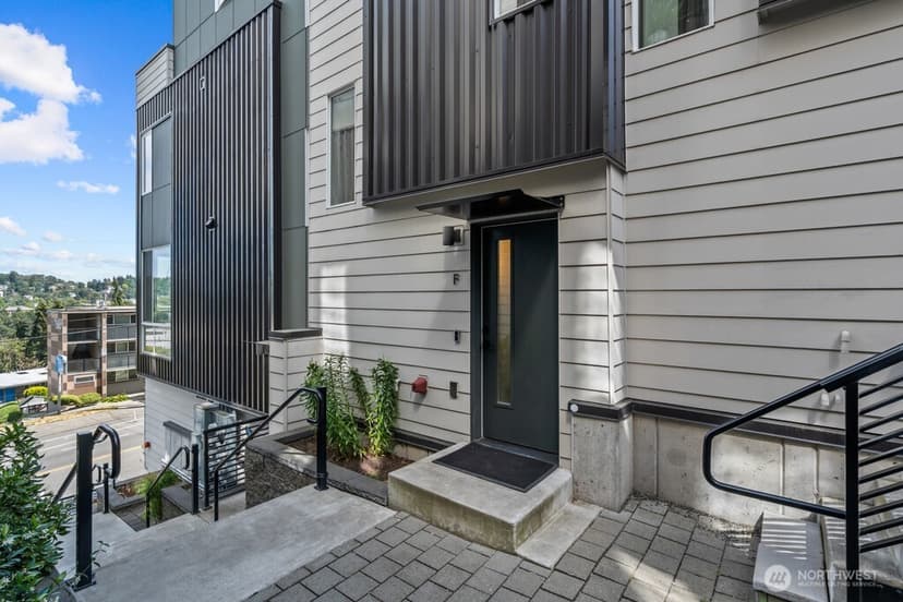 Property photo for 3104 SW Avalon Way #F, Seattle