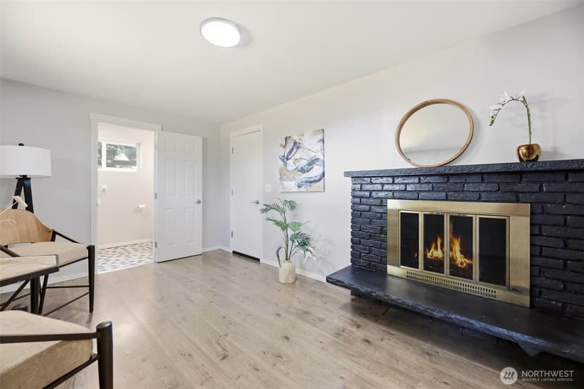 Property photo for 15814 Larch Way, Lynnwood photo 15