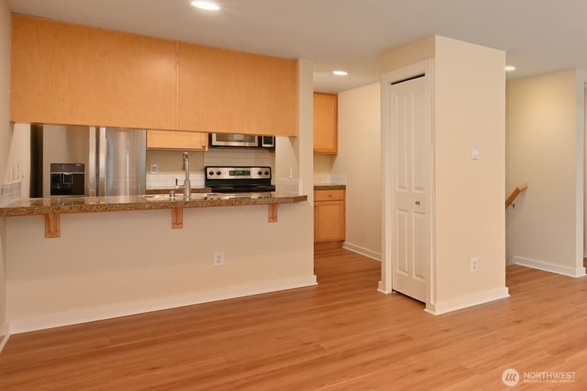 Property photo for 301 W Raye Street #106, Seattle photo 9