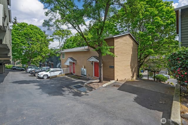 Property photo for 301 W Raye Street #106, Seattle photo 2