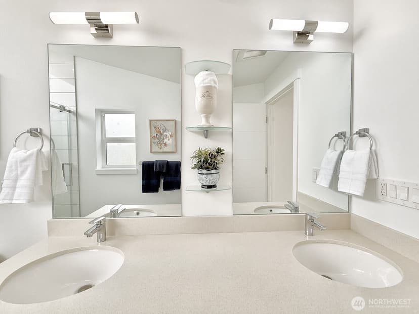 Property photo for 708 N 102nd Street #2, Seattle photo 24