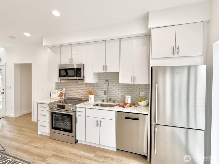 Property photo for 708 N 102nd Street #2, Seattle photo 10