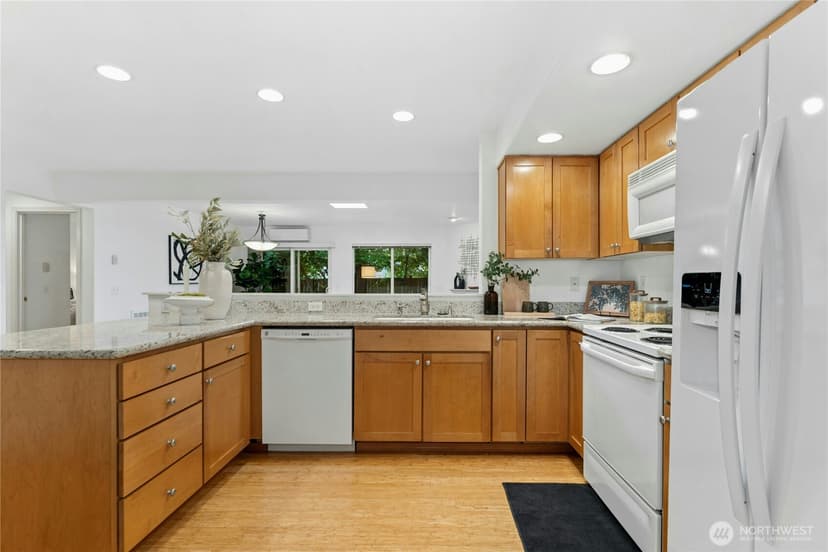 Property photo for 7704 196th Street SW #A, Edmonds photo 4