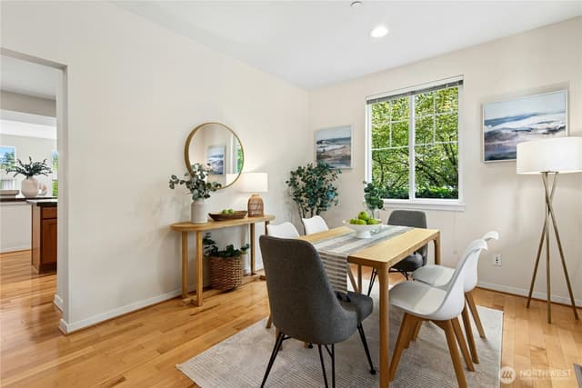 Property photo for 1901 NE Killian Lane, Issaquah photo 2
