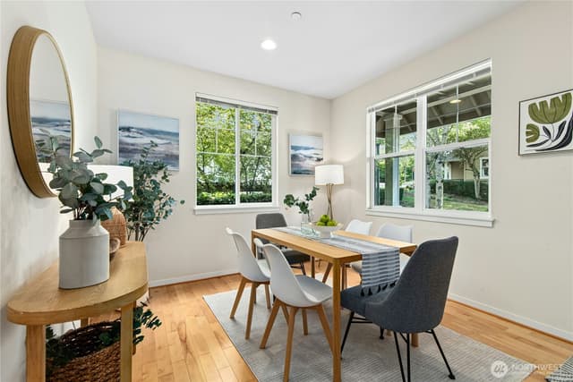 Property photo for 1901 NE Killian Lane, Issaquah photo 3