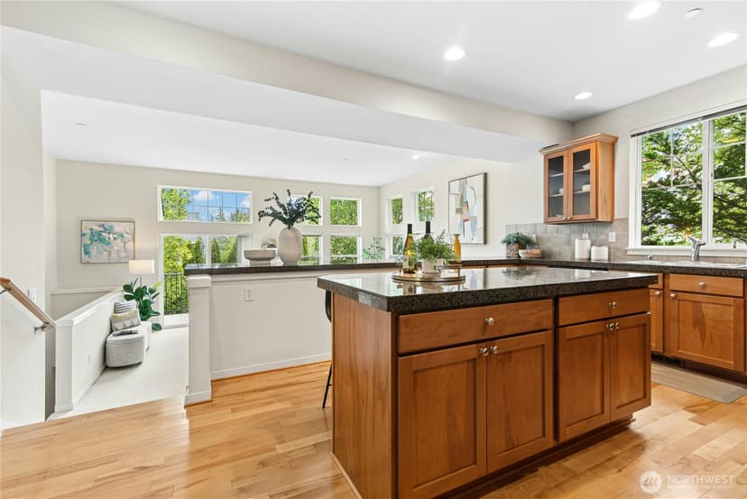 Property photo for 1901 NE Killian Lane, Issaquah photo 4