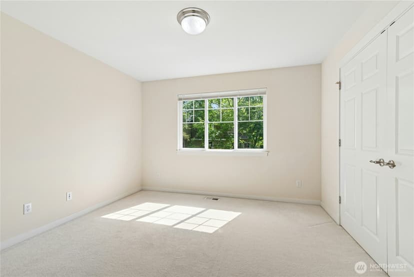 Property photo for 1901 NE Killian Lane, Issaquah photo 18