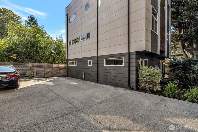 Property photo for 1705 NW 63rd Street #B, Seattle photo 28