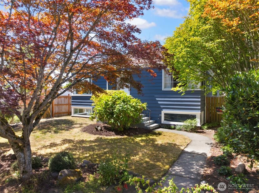 Property photo for 7919 34th Avenue SW, Seattle photo 3