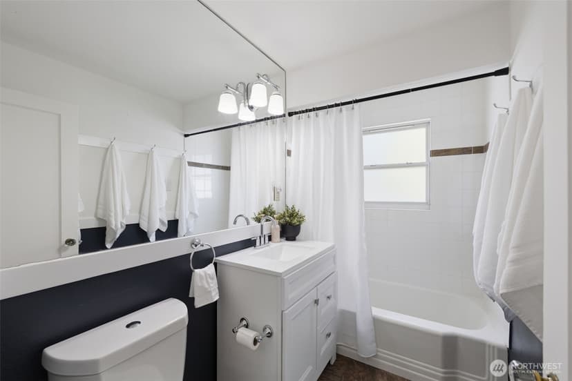 Property photo for 7919 34th Avenue SW, Seattle photo 13