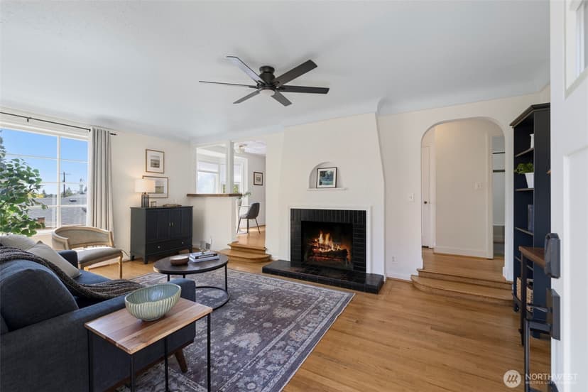 Property photo for 7919 34th Avenue SW, Seattle photo 6