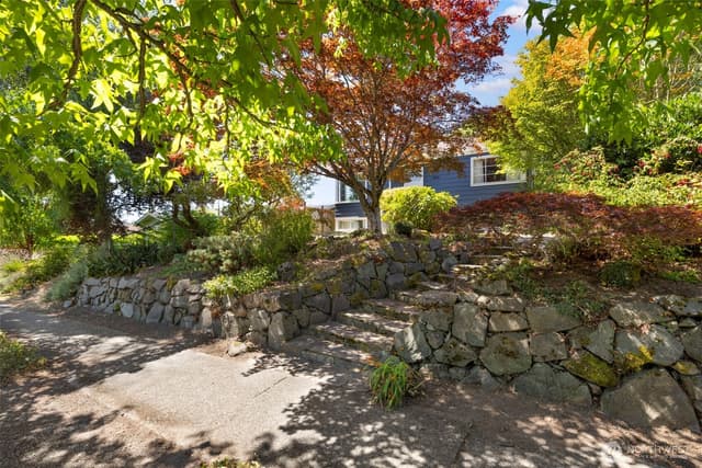 Property photo for 7919 34th Avenue SW, Seattle photo 5