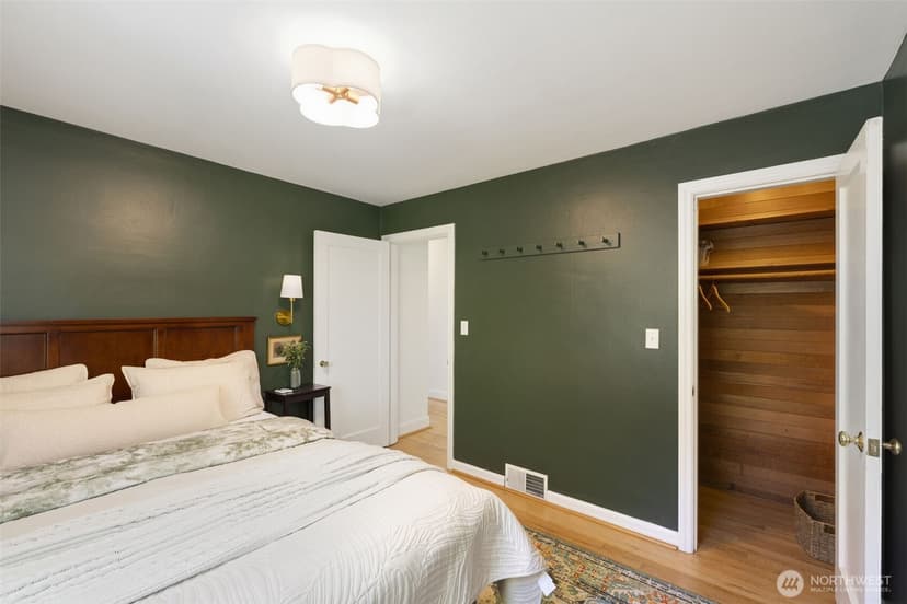Property photo for 7919 34th Avenue SW, Seattle photo 15