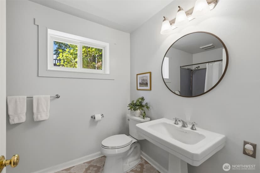 Property photo for 7919 34th Avenue SW, Seattle photo 21