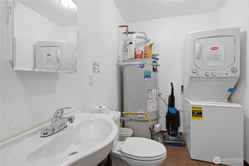 Property photo for 16068 Greenwood Avenue N, Shoreline photo 8