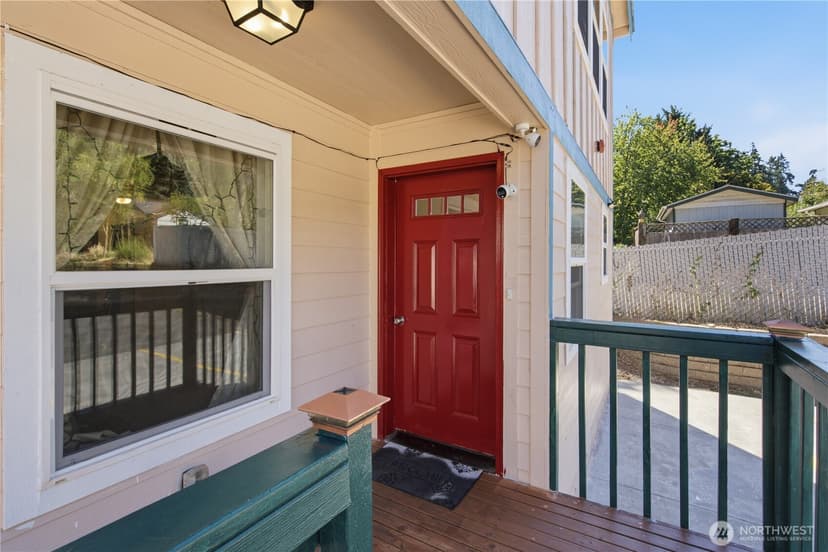 Property photo for 16068 Greenwood Avenue N, Shoreline photo 17