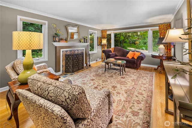 Property photo for 2706 56th Avenue SW, Seattle photo 3
